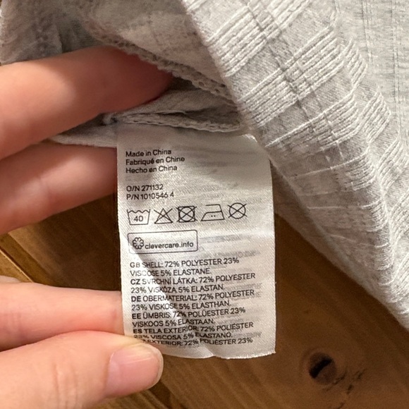 Grey Ribbed Long Sleeve H&M Cropped Top Small - Picture 4 of 4